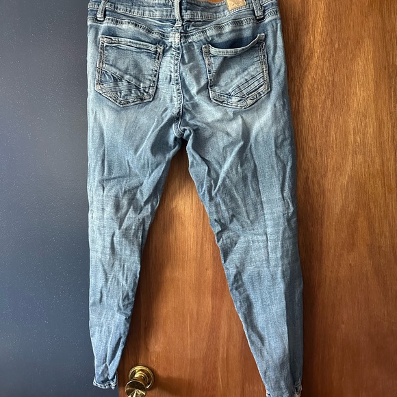 Daytrip Light Blue Ankle Jeans - Picture 3 of 4